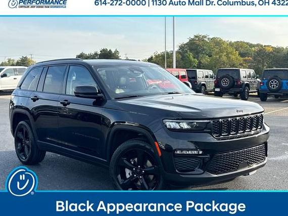 JEEP GRAND CHEROKEE 2023 1C4RJHBGXPC667034 image